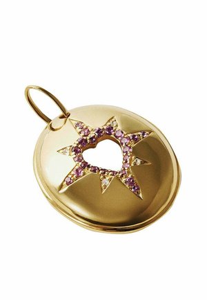 Colgante de oro en forma de estrella con un corte en forma de corazón en el centro. Decorado con piedras preciosas rosas y transparentes a lo largo de los extremos de la estrella. Anilla para su sujeción.