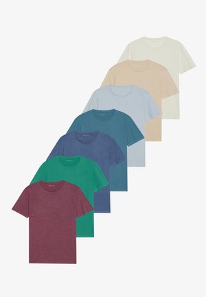 Set aus acht Baumwoll-T-Shirts in verschiedenen Farben: bordeauxrot, grün, dunkelblau, hellblau, beige und weiß. Rundhalsausschnitt, kurze Ärmel.