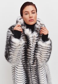 Cesare Gaspari Wintermantel - grey