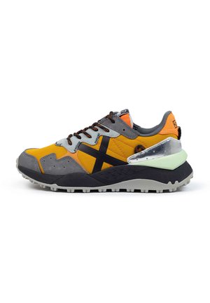 MUNICH SNEAKERS SHIBUYA - Trainers - orange