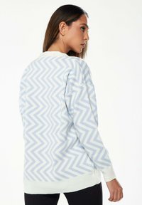 Liquorish ZIG ZAG PATTERN  - Cardigan - white