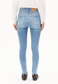 ARMEDANGELS INGAA - Jeans Skinny - dove