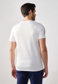 Thumbnail Image 4