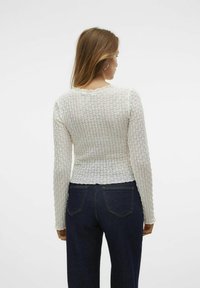 Aware VMSHELBY O-NECK SHORT - Ilgarankovis viršutinės dalies drabužis - snow white