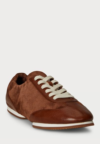 Polo Ralph Lauren THE LEATHER SUEDE PONY BALLERINA SNEAKER - Sneakers basse - coffee