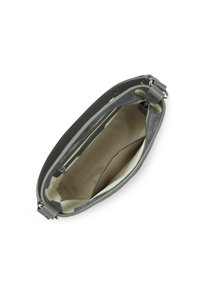 Borsa a mano in pelle grigia con una texture liscia, chiusura con zip e foderatura in tessuto beige. Presenta tasche interne per l'organizzazione.