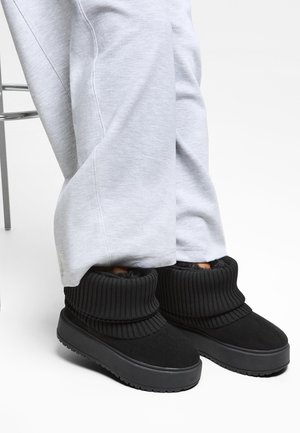 Bershka MIT FELL czarny
