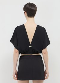 Calliope SCOLLO A V - Camicetta - ultrablack