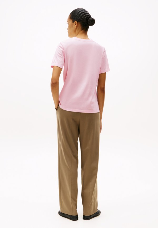 CONTRAST FLAG TEE - T-Shirt basic