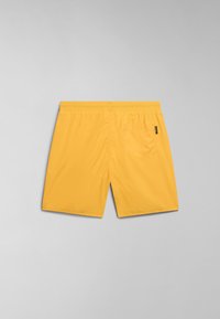 Geel zwemshorts met een elastische tailleband, een achterzak en een gladde textuur. Eenvoudig ontwerp zonder patronen of zichtbare hardware.