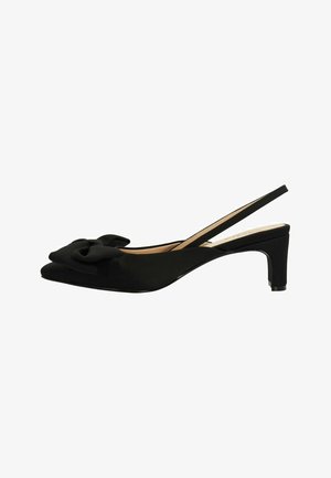 Chaussure noire à talon kitten slingback avec un nœud décoratif sur la pointe pointue et un petit talon carré.
