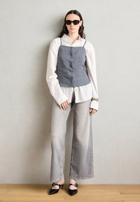 Mos Mosh HERA - Flared jeans - grey