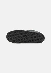 Puma UNISEX - Obuća za skateboard - mineral gray/black/gold