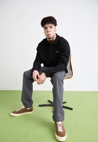 Carhartt WIP AVIATION PANT - Pantalon cargo - graphite rinsed