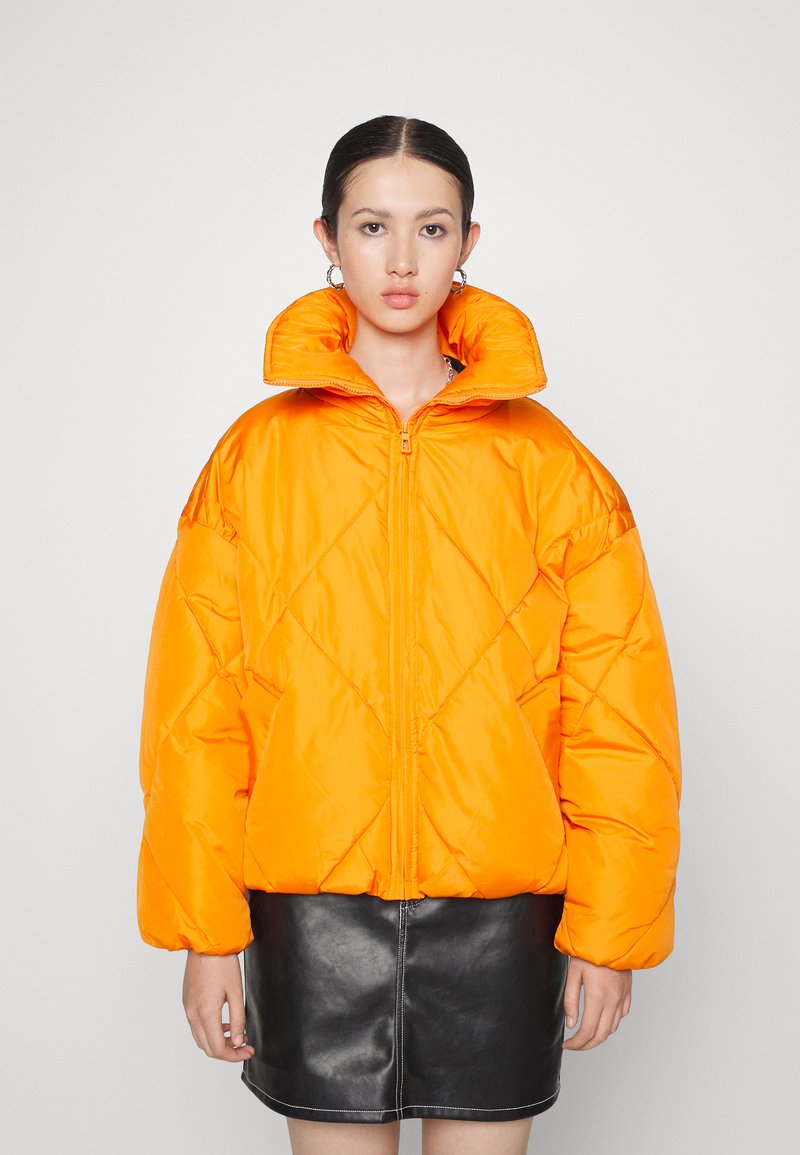 ONLY ONLTAMARA SHORT QUILTED JACKET Winter jacket persimmon orange