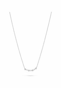 Sterling zilveren halsketting met vijf kleine marquise-sleufstenen die in een kromme lijn zijn gerangschikt langs een delicate ketting.