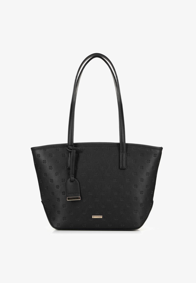 Sac fourre-tout synthétique noir avec un motif floral en relief, double anses et une plaque logo en métal. Comprend une étiquette détachable pour un détail supplémentaire.