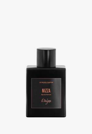 Schwarze rechteckige Parfümflasche mit schwarzem Deckel, vorne mit der Aufschrift "NIZZA Eau de Parfum" von Le Duigou Parfum in kupferfarbener Schrift.