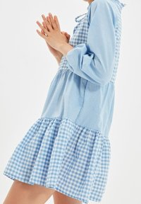 Trendyol Vestido informal - white
