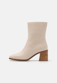 Zign LEATHER Classic ankle boots off white off white
