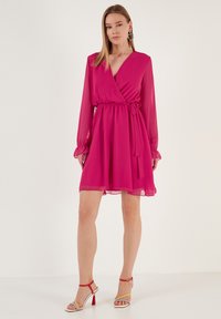 LELA MINI  - Cocktailkleid/festliches Kleid - fuchsia
