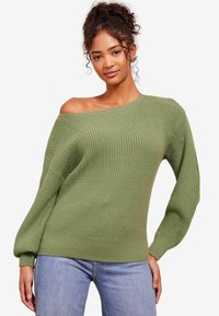 Grüner, schulterfreier Strickpullover mit langen, weit geschnittenen Ärmeln und gerippter Textur. Verfügt über einen engen Saum und eine lässige Silhouette.