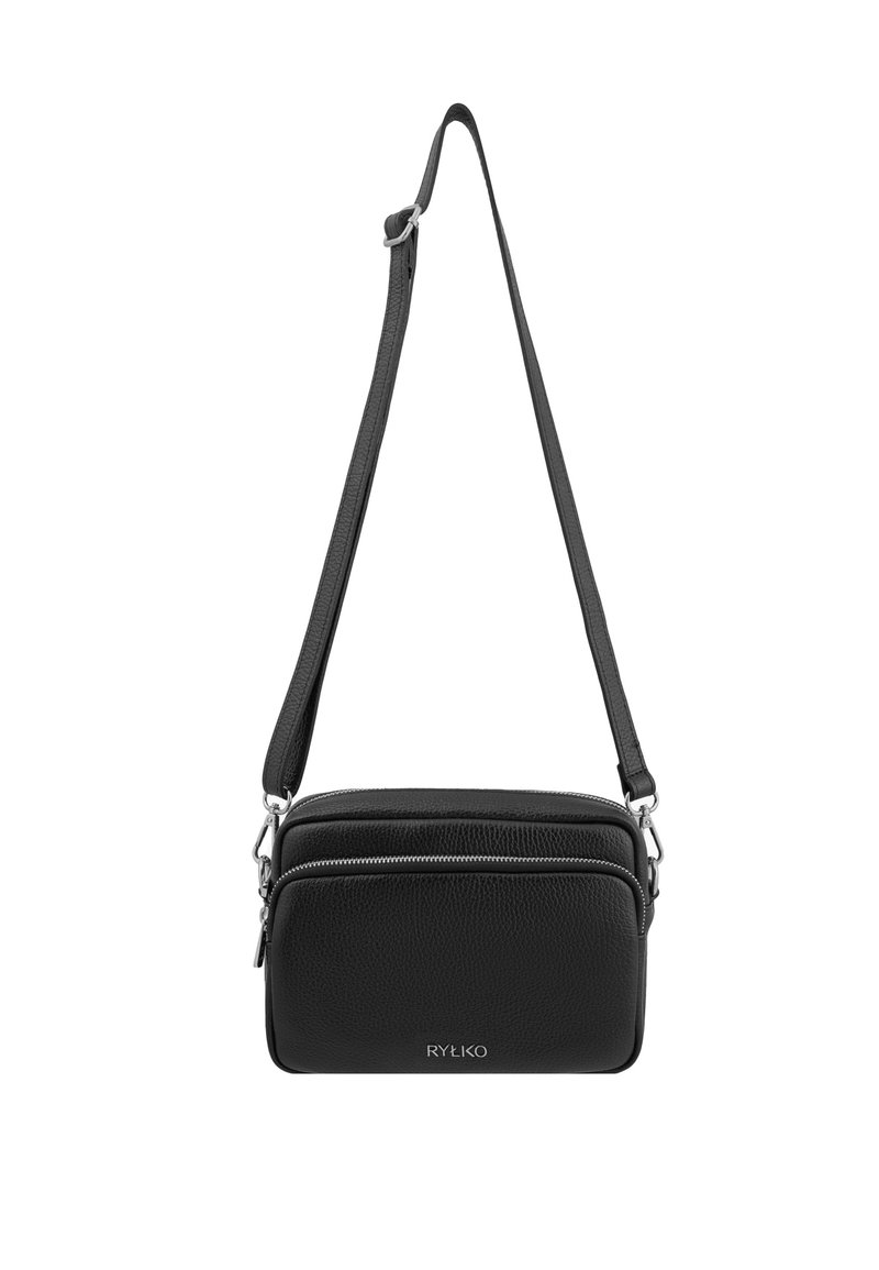 Bolso cruzado de cuero negro con un acabado texturizado, dos compartimentos con cremallera y una sola correa ajustable. Logo de la marca grabado en la parte frontal.