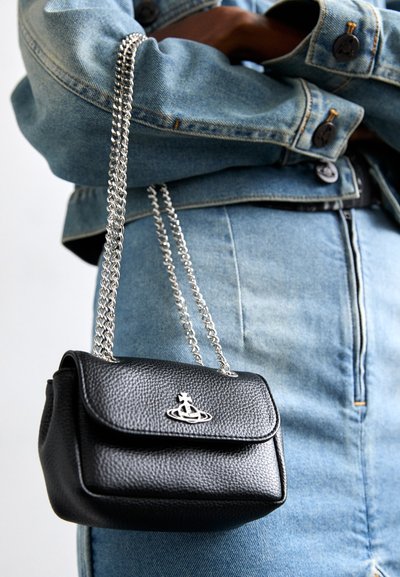 Vivienne Westwood SMALL PURSE CHAIN - Skuldertasker - black