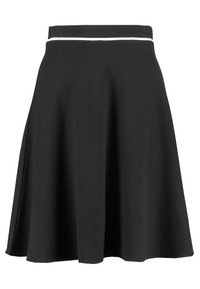 Svart utsvängd kjol med slät yta, bred midjeband som har en vit accent, och en A-linjeform som når mitt på vadderna.