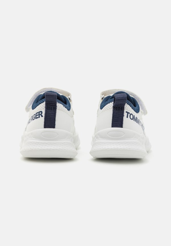 CONNOR UNISEX - Trainers2