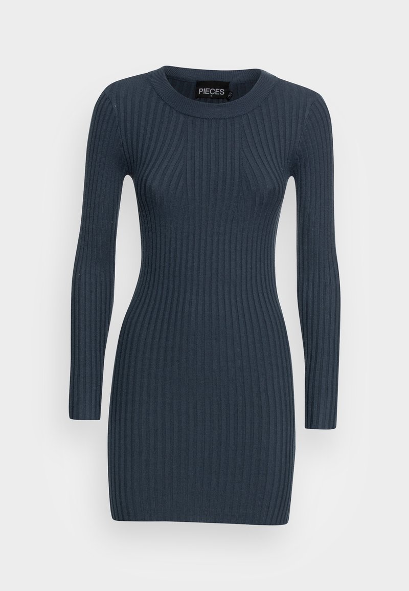 Robe pull en maille côtelée bleu foncé avec manches longues et encolure ronde, silhouette ajustée, présentée sur fond blanc.