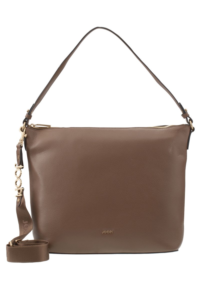 Sac à bandoulière en cuir marron avec une finition texturée, fermeture éclair et bandoulière amovible. Présente un logo doré sur le devant.