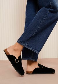 Friends Like These REGULAR FIT - BUCKLE  COMFORT  - Šľapky - black