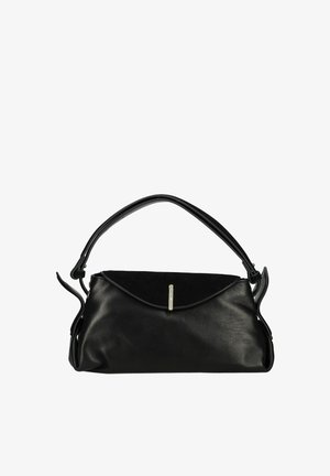 Sac à main en cuir noir avec un rabat incurvé sécurisé par un fermoir doré vertical et une unique poignée supérieure.