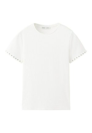 Biele krátke rukávy rebrované tričko s okrúhlym výstrihom a malými striebornými nitmi lemujúcimi okraje oboch rukávov.