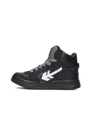 High-top sneakers met een zwarte synthetische bovenkant, witte accenten en gemusterde zwart-witte veters. Beschikt over een gestructureerde zool en een gewatteerde kraag.