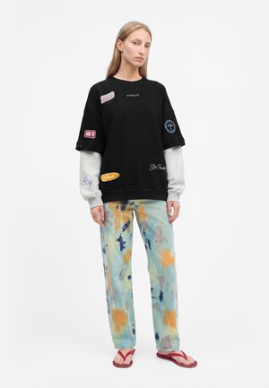 Stieglitz, MIKKY DOUBLE SLEEVE - Суитшърт - black
