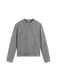 Sudadera gris con un acabado texturizado, que presenta un escote en forma de V y adornos dispersos en colores azul, marrón y metálicos.