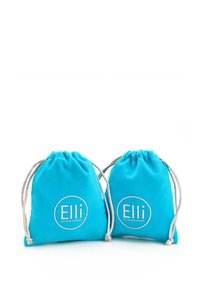 Du du mažos, turkio spalvos audinio raištelių maišeliai su sidabrinėmis virvutėmis ir balta spauda "Elli by Julie & Grace" ant priekio.