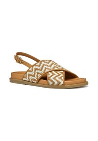Sandalias tejidas marrones con acentos blancos, que cuentan con un diseño de tiras cruzadas, punta abierta y correa de tobillo ajustable; suela de goma para mayor agarre.