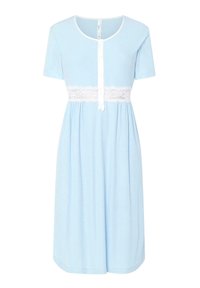 Camisón azul claro de tela suave, con mangas cortas, frente abotonado y detalle de cinturilla de encaje blanco. Diseño de falda acampanada.