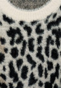 Mango Pullover - black