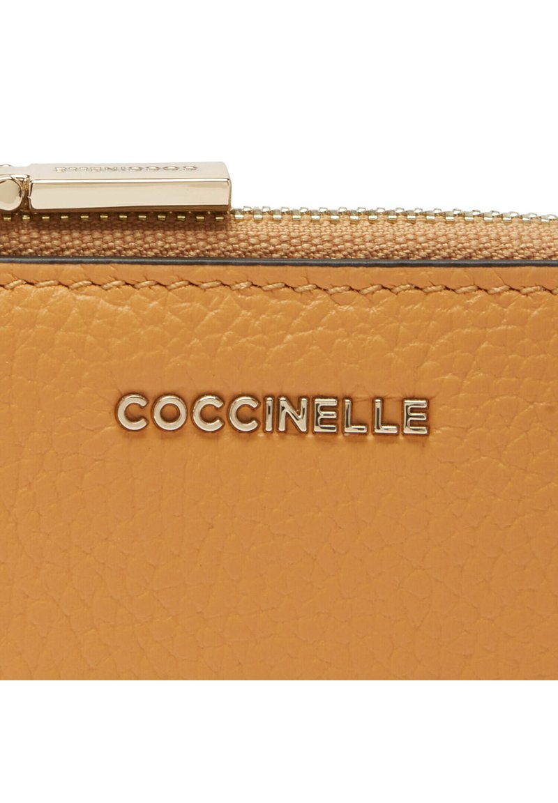 Damen Geldbörsen | Coccinelle METALLIC TRICOLOR Geldbörse apric cara silk/hellbraun - TO41970 Damen Geldbörsen | Coccinelle METALLIC TRICOLOR Geldbörse apric cara silk/hellbraun - TO41970