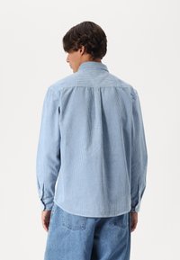 Carhartt WIP MADISON SHIRT - Krekls - dusty ice/wax