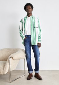 Tommy Hilfiger CORE CHELSEA - Kotníkové boty - winter cognac
