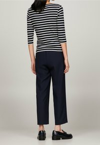 Tommy Hilfiger Långärmad tröja - black