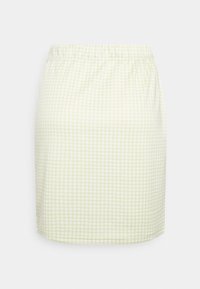 Saia em padrão gingham verde claro com um cós elástico e corte reto, feita de um tecido macio e leve.