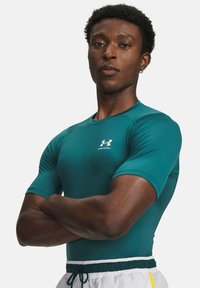 Unausgewählt, rack green