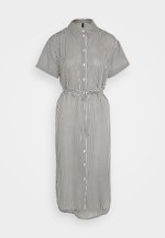 Vero Moda BUMPY SS CALF - Blusenkleid - snow white/india ink/weiß ...