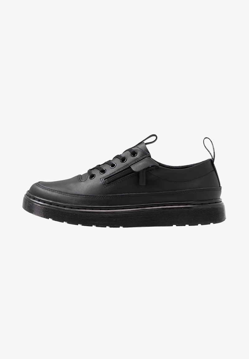 Baskets basses en cuir noir avec semelle épaisse, lacets à l'avant, fermeture éclair latérale et languettes sur la languette et le talon.